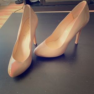 Nude Malia Pumps